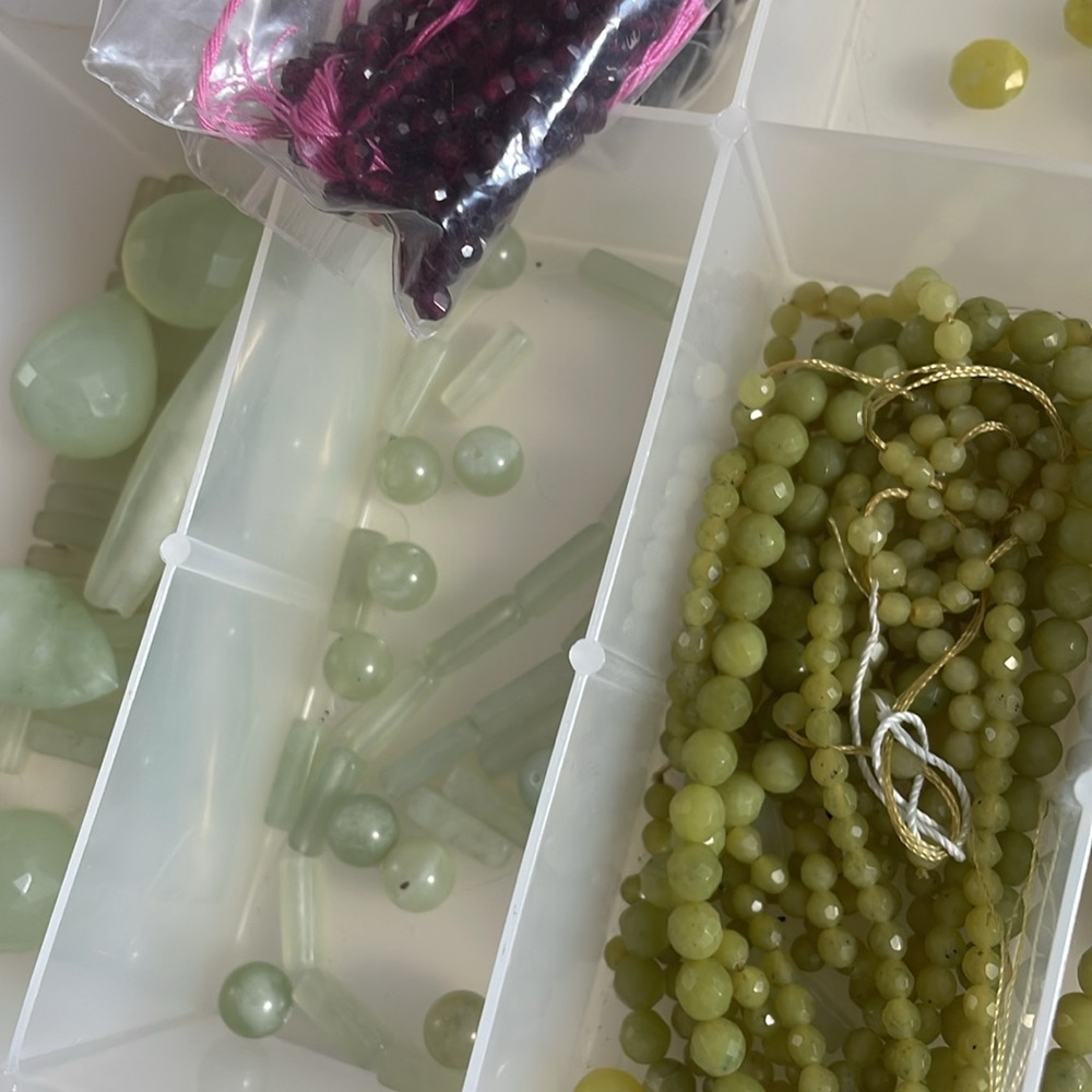 Lot of Jade, Garnet, and Moss Agate Beads 💎 🪨 - Picture 6 of 6